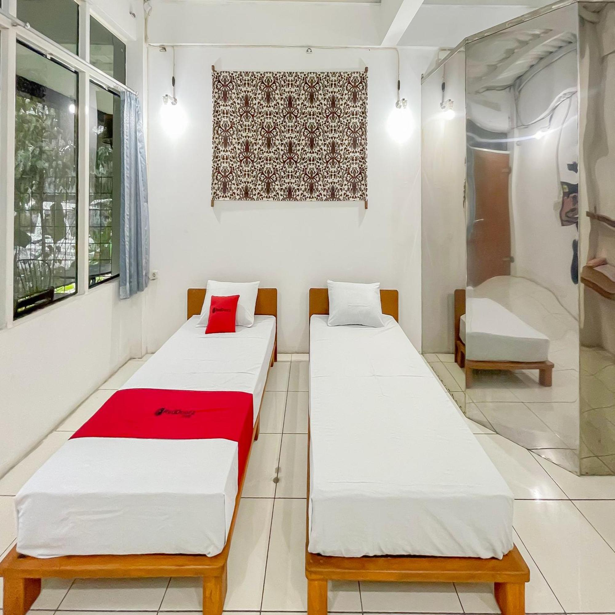 Reddoorz Syariah At Jalan Ra Kosasih Sukabumi 호텔 외부 사진