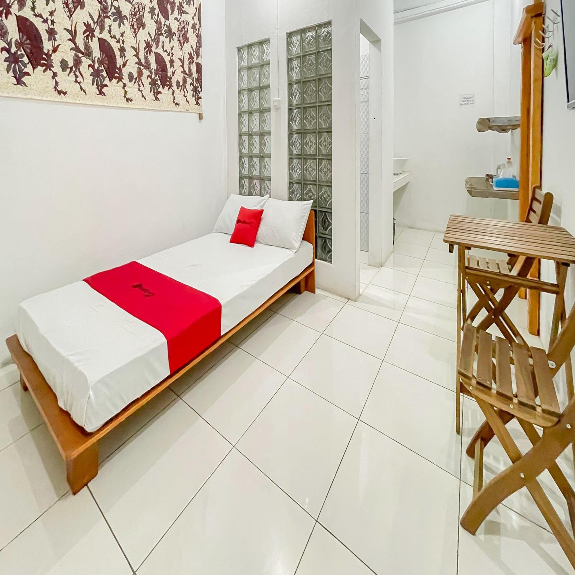 Reddoorz Syariah At Jalan Ra Kosasih Sukabumi 호텔 외부 사진
