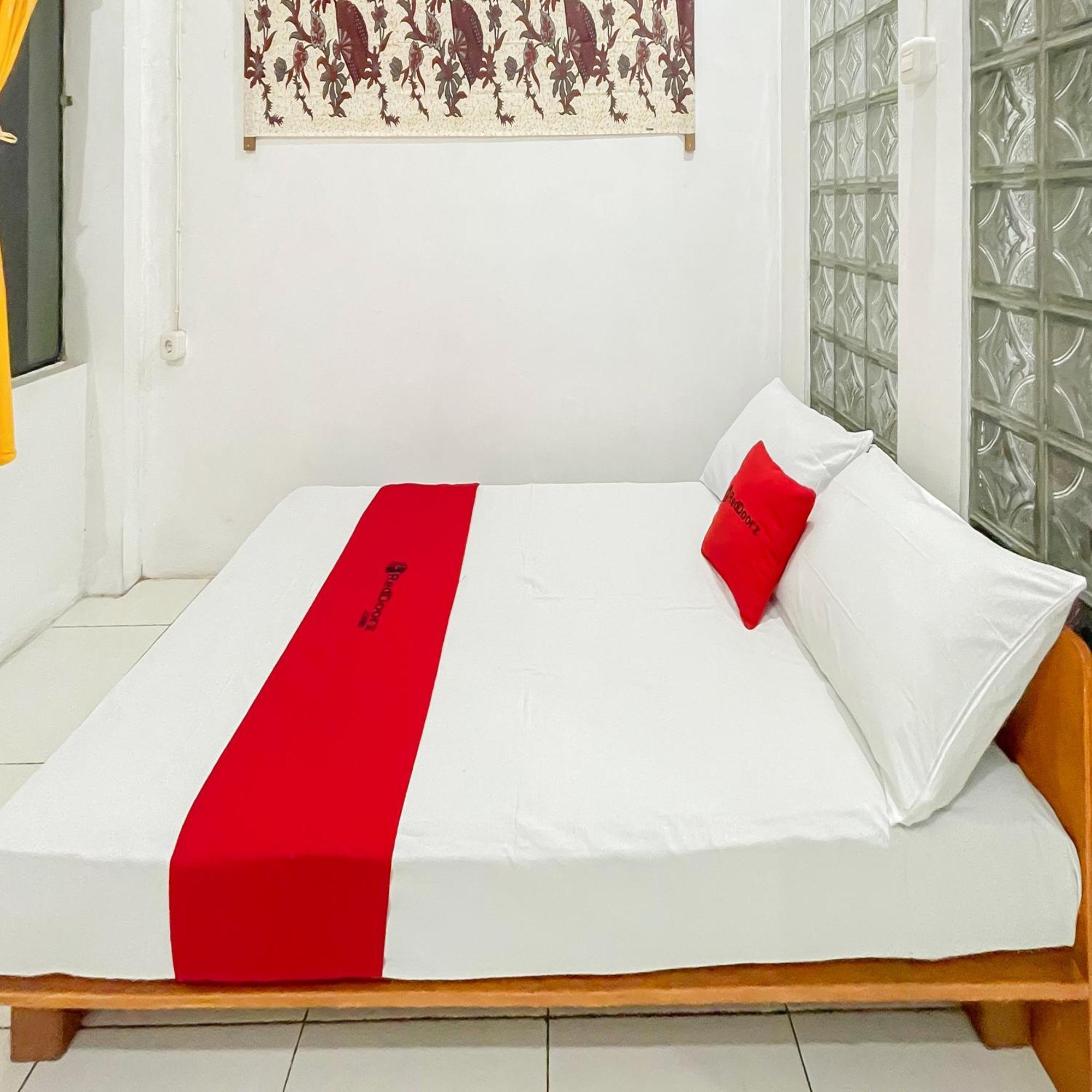 Reddoorz Syariah At Jalan Ra Kosasih Sukabumi 호텔 외부 사진